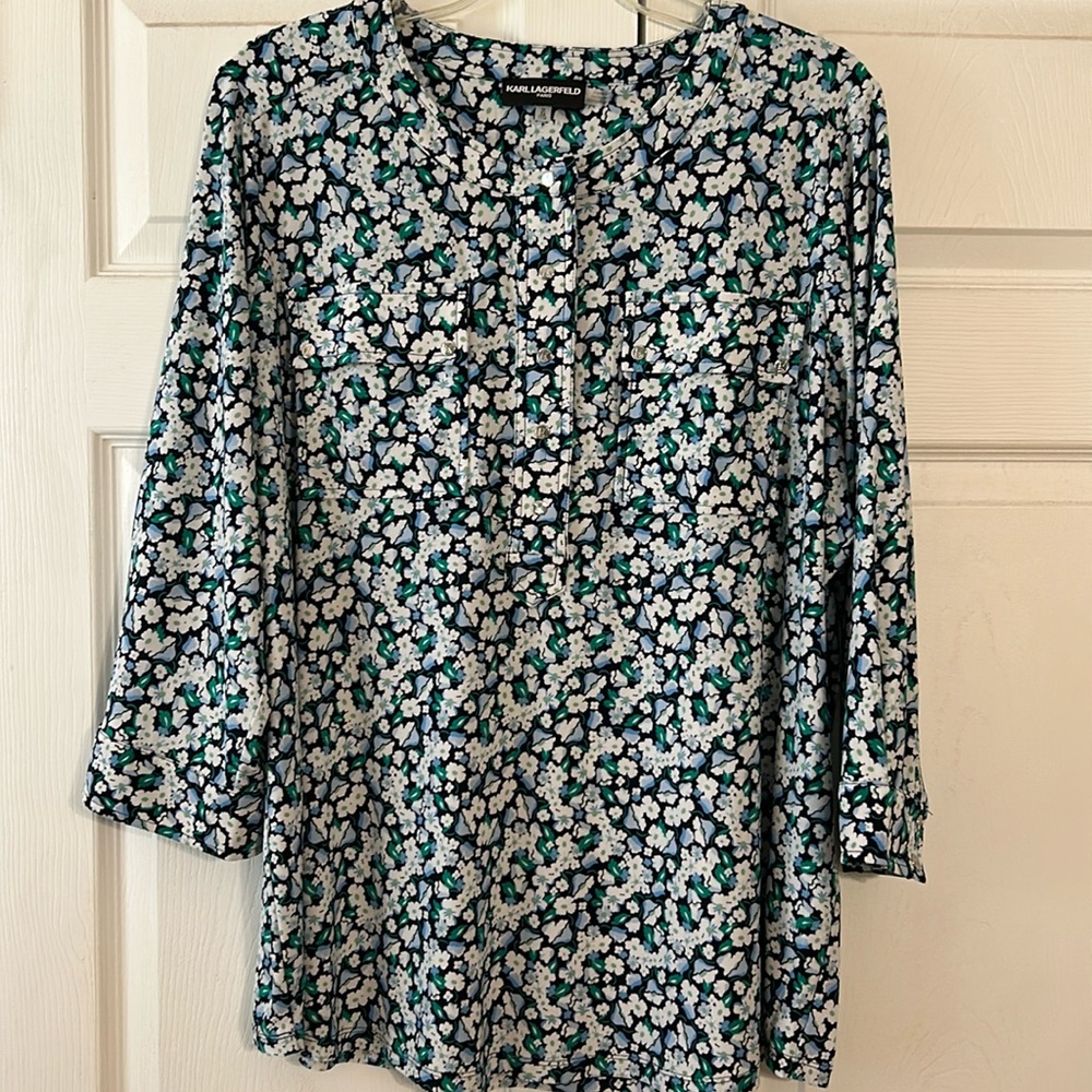 Karl Lagerfeld Floral Button Top Size 1X
